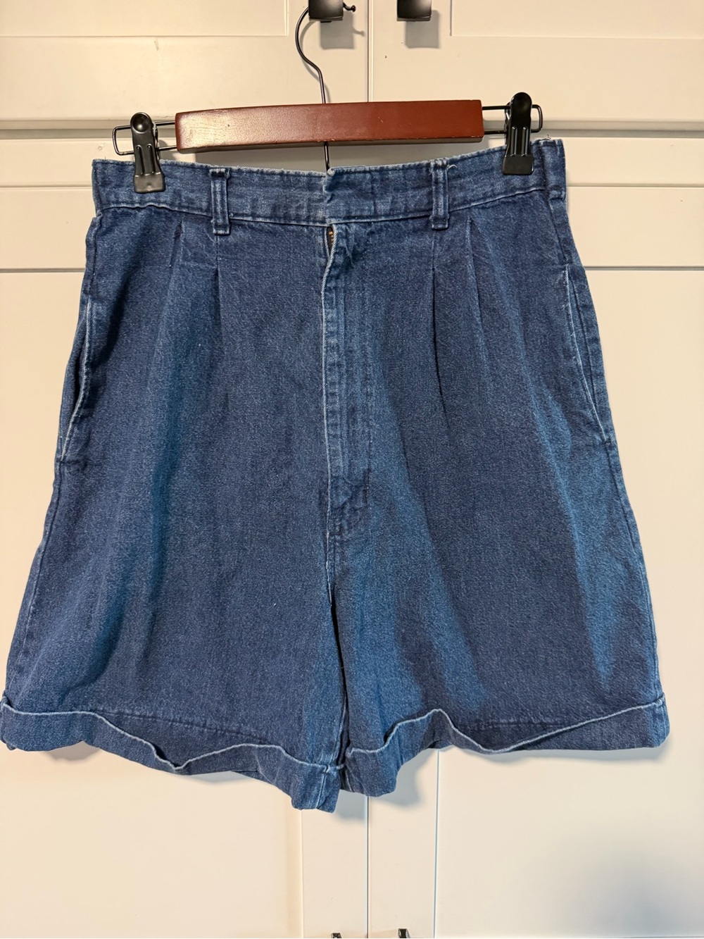 Vintage 100% Cotton High-Waisted Pleated Denim Mom Shorts/Jorts - Dark Blue